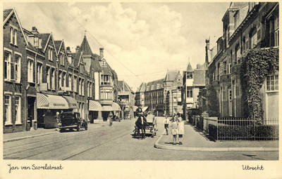 606651 Gezicht in de Jan van Scorelstraat te Utrecht, uit het zuidwesten, vanaf de hoek met de Pieter Saenredamstraat.